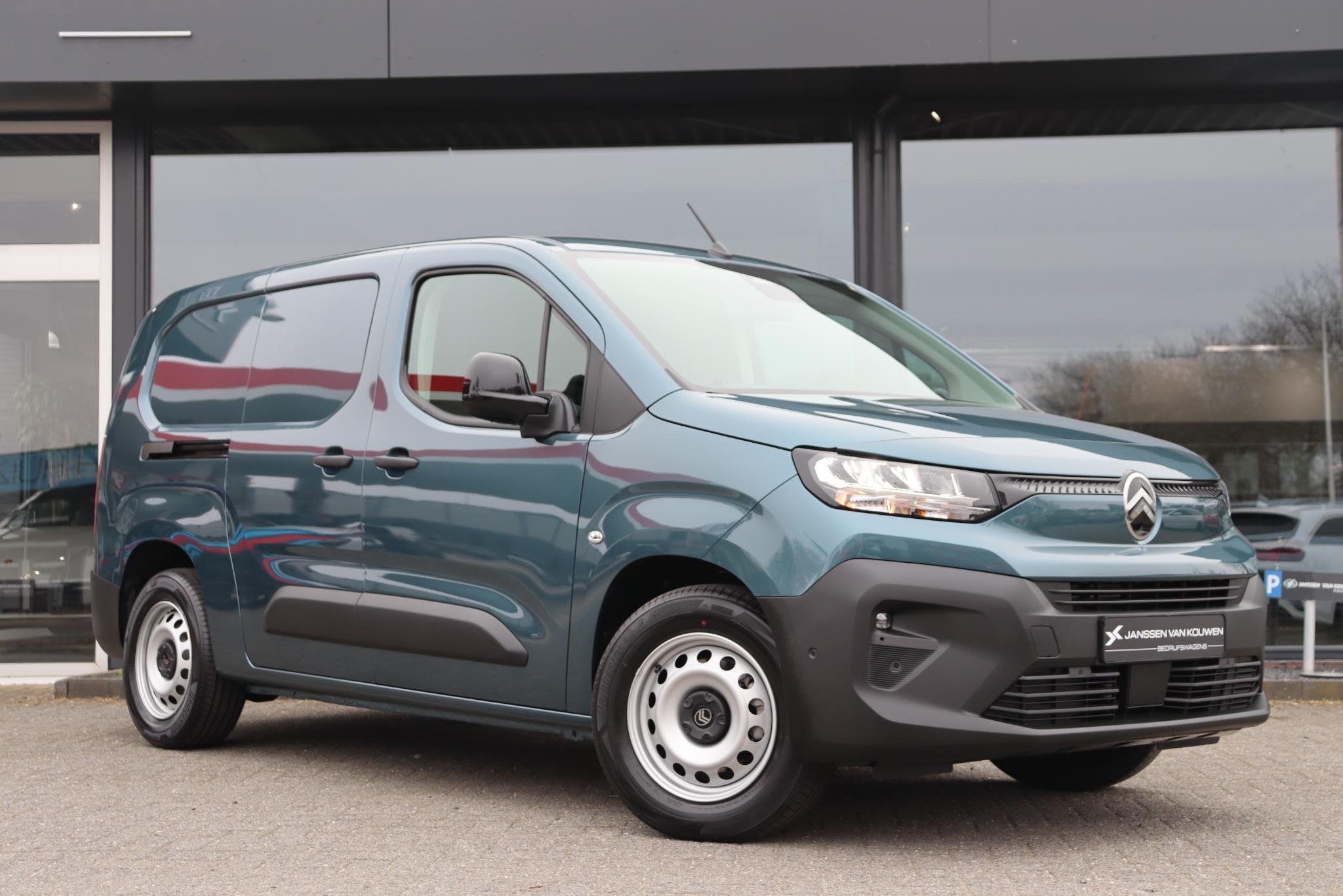Citroen ë-Berlingo 136 L2 50 kWh 0% rente / 2+6 jaar garant, Auto's, 12 maanden, Blauw, Nieuw, 336 km
