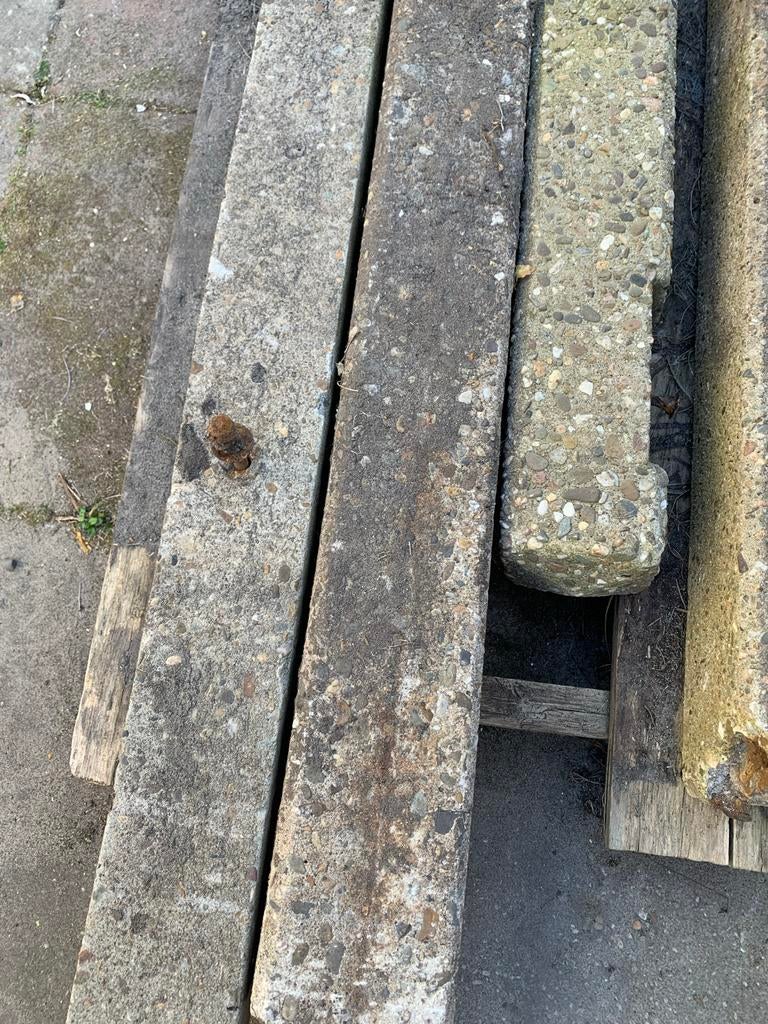 Gratis stenen palen, diverse afmetingen, Ophalen, Gebruikt, Minder dan 180 cm, Palen