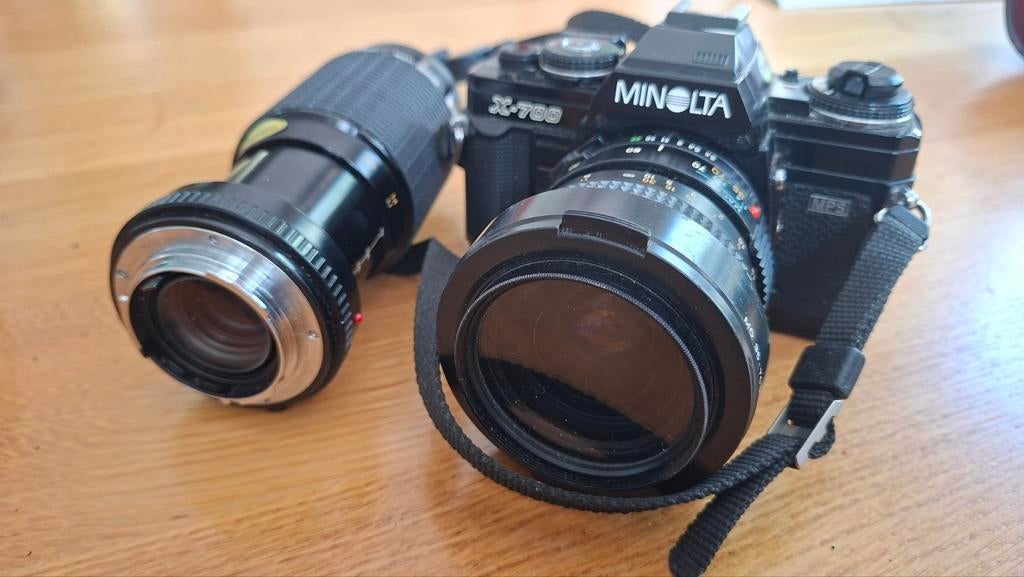 Minolta X-700 met twee lenzen, Audio, Tv en Foto, Fotocamera's Analoog, Ophalen of Verzenden