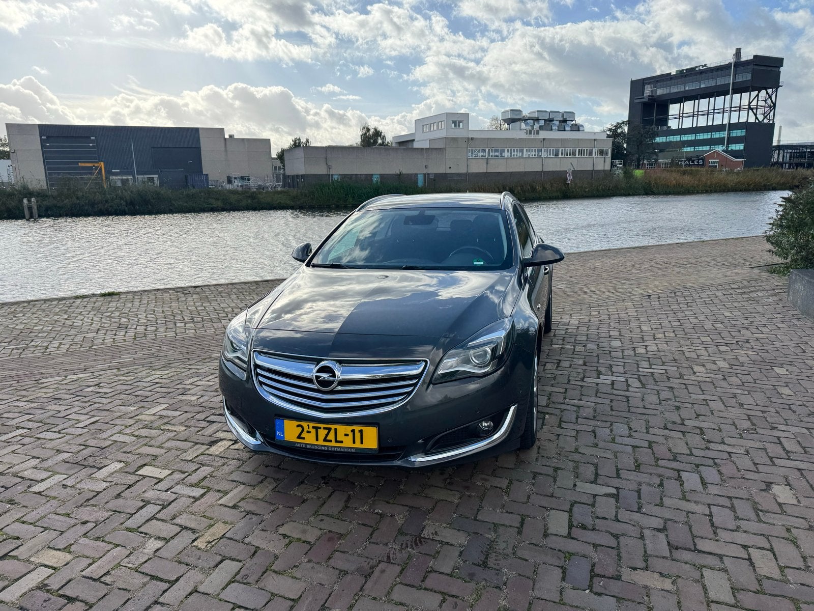 Opel Insignia 1.6 Turbo 125KW Sports T.aut 2014 Grijs, 15 km/l, 4 cilinders, Origineel Nederlands, 170 pk