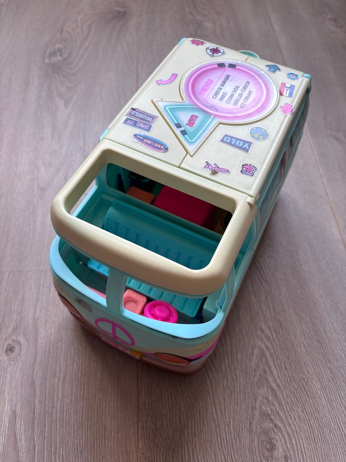 L.O.L. Surprise! Glamper Camper met 7 poppen, Ophalen, Zo goed als nieuw, Meisje