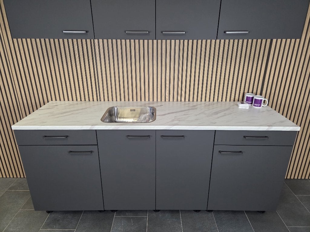 NIEUWE Q-Line ARTEGO Keuken ca. 210 cm breed / INNOVARE, Huis en Inrichting, Keuken | Complete keukens, Enkelwandige keuken, Zo goed als nieuw