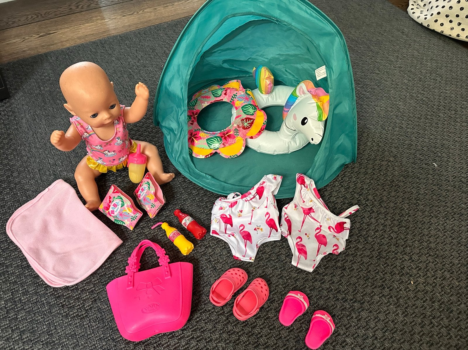 BABY born set met pop, strandtent, zwempakjes en accessoires, Ophalen of Verzenden, Zo goed als nieuw, Babypop