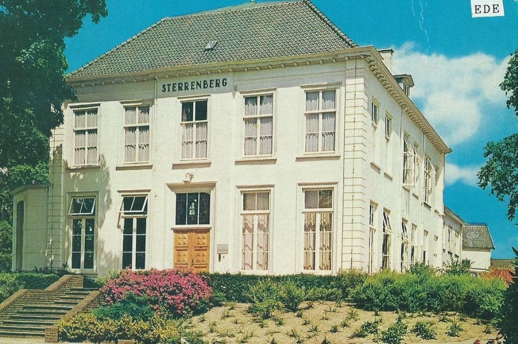 Oude ansichtkaart Gemeentehuis Ede - Sterrenberg, Verzenden, 1960 tot 1980, Gelopen, Gelderland