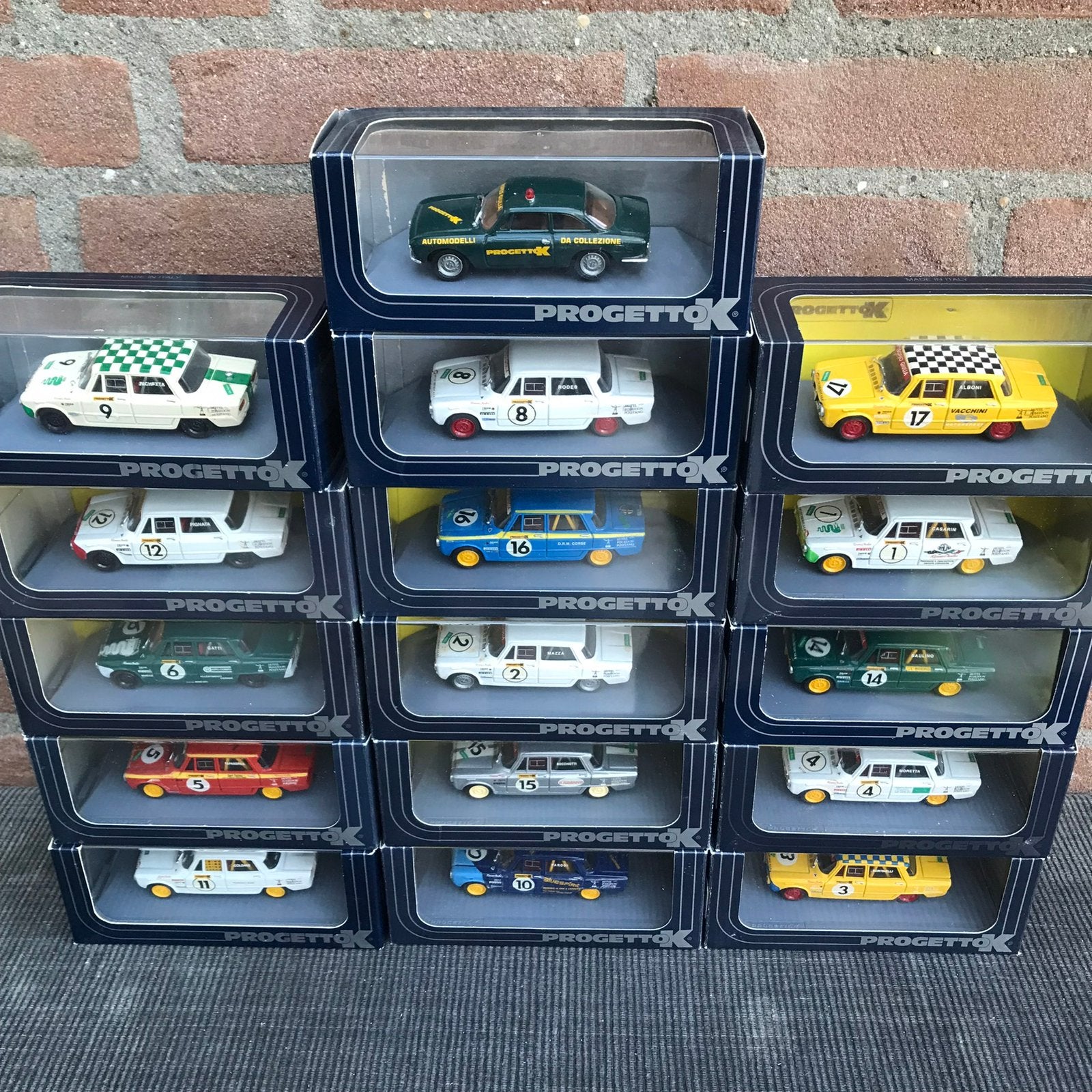 Alfa Romeo ‘trofeo Giulia’ complete set **RARE**..nú 399,50, Hobby en Vrije tijd, Ophalen of Verzenden, Nieuw, Auto, Overige merken