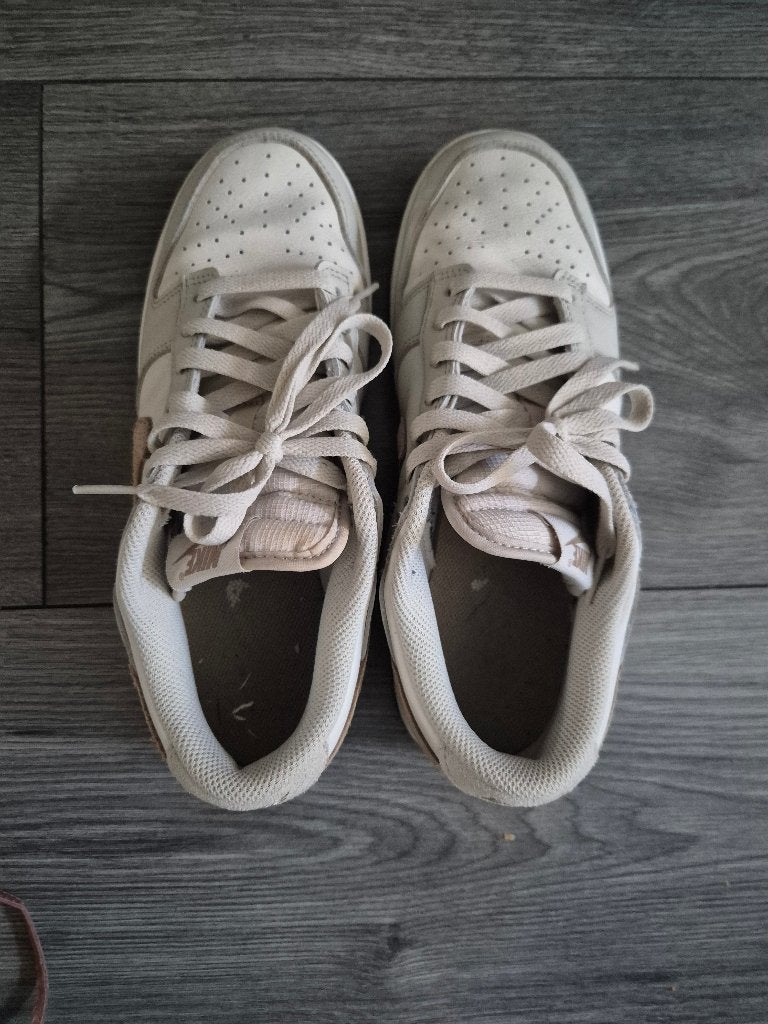Nike Dunk Low Sneakers - Beige/Wit, Overige kleuren, Nike, Ophalen of Verzenden, Sneakers of Gympen