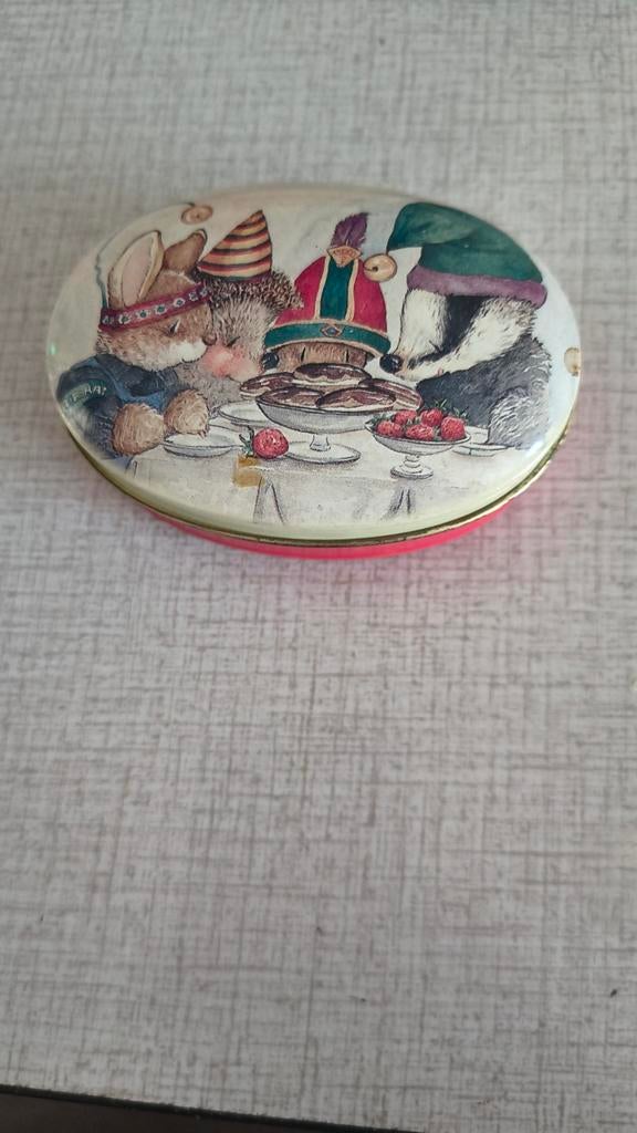 Vintage metalen pillendoosje, Verzamelen, Blikken, Ophalen, Zo goed als nieuw, Overige