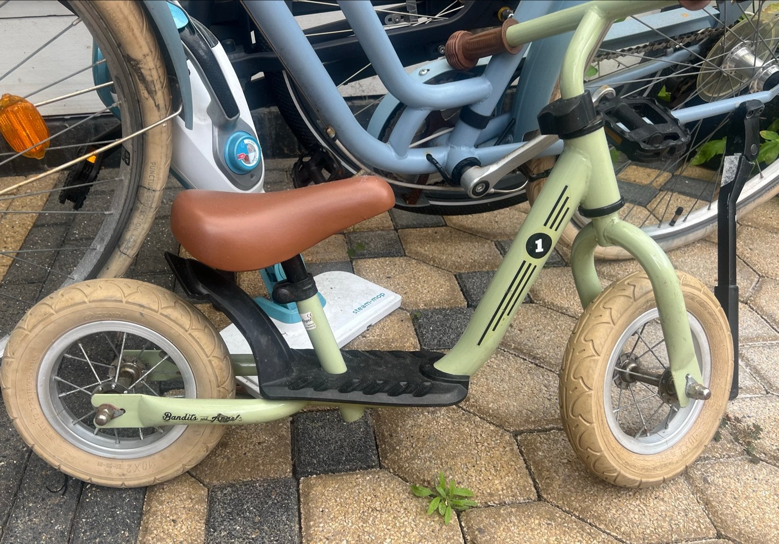 Bandits and Angels loopfiets - Zo goed als nieuw, Fietsen en Brommers, Fietsen | Kinderfietsjes, Ophalen, Zo goed als nieuw, Minder dan 16 inch