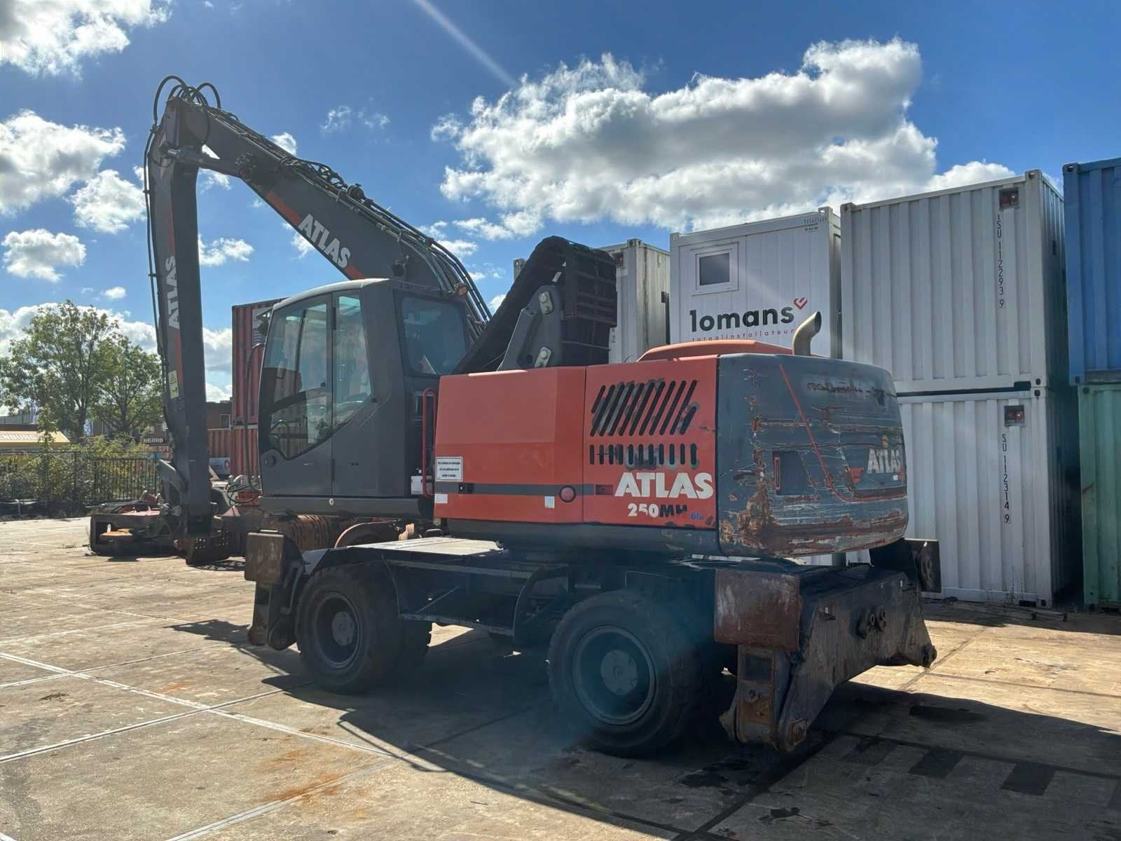 Foto 2 van 2018 Atlas 250 MH Banden graafmachine