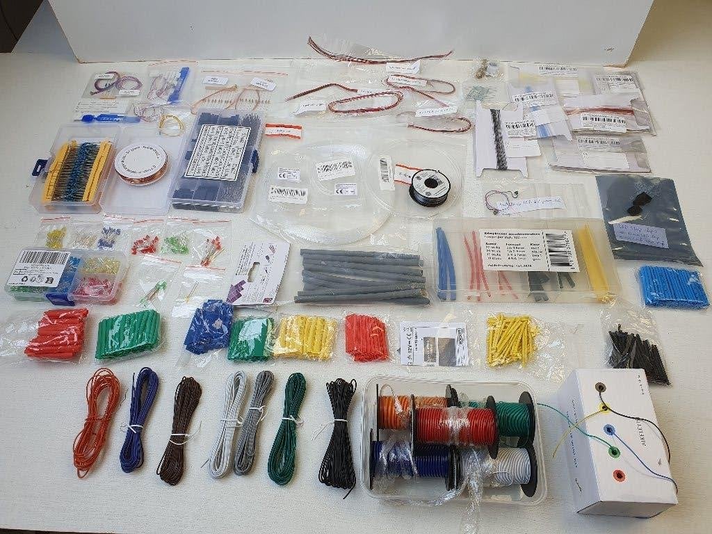 Heel veel elektronica componenten, Hobby en Vrije tijd, Overige merken, Gelijkstroom of Wisselstroom, Overige typen, Ophalen of Verzenden