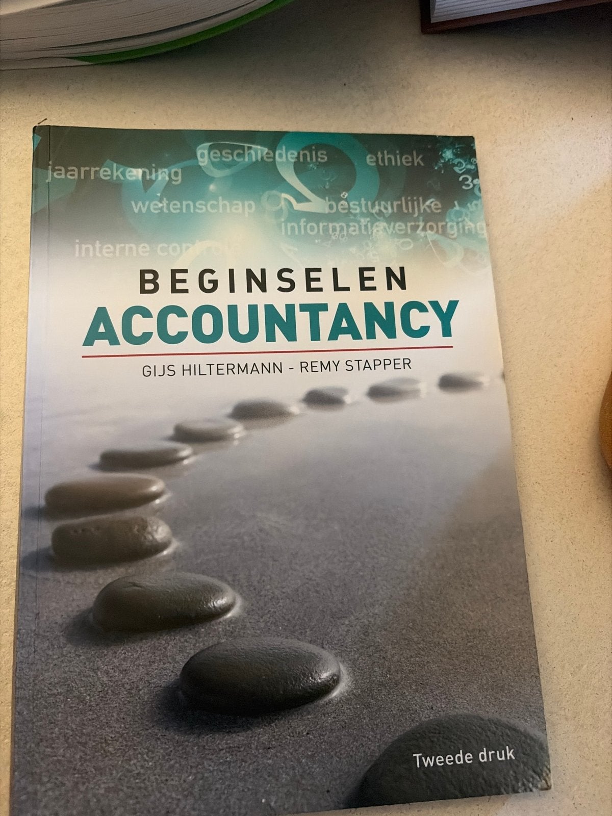 Beginselen Accountancy - Gijs Hiltermann & Remy Stapper, Ophalen of Verzenden, Gamma, Zo goed als nieuw, HBO