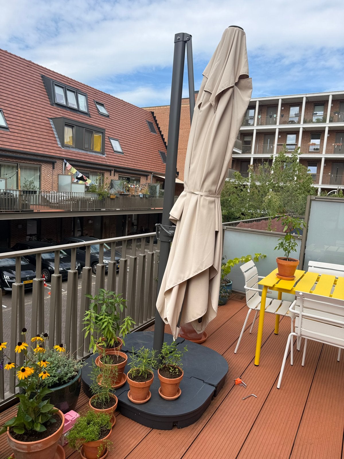 IKEA Seglarö parasol met parasolvoetversteviger, Ophalen, Gebruikt, Kantelbaar, 2 tot 3 meter