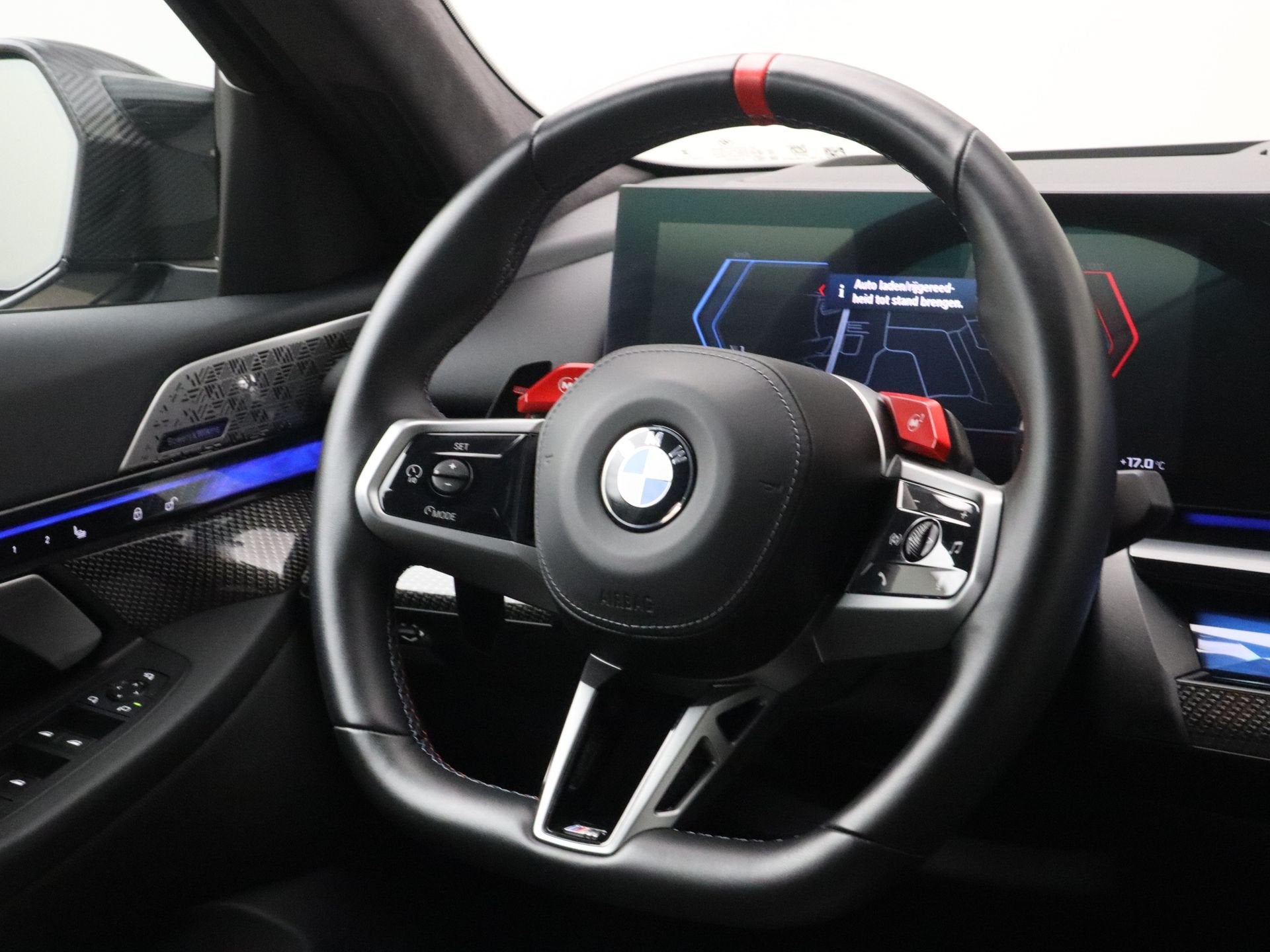 BMW M5 incl. alarmklasse 5 (bj 2025, automaat), Auto's, Automaat, Dealer onderhouden, Gebruikt, 4395 cc