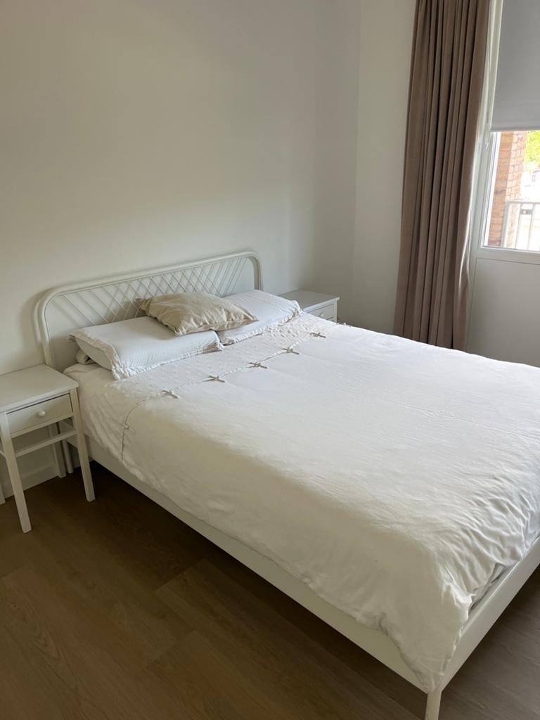 Stevig Ikea bed inclusief lattenbodems en matras 140x200, Ophalen, Wit, Tweepersoons, 140 cm