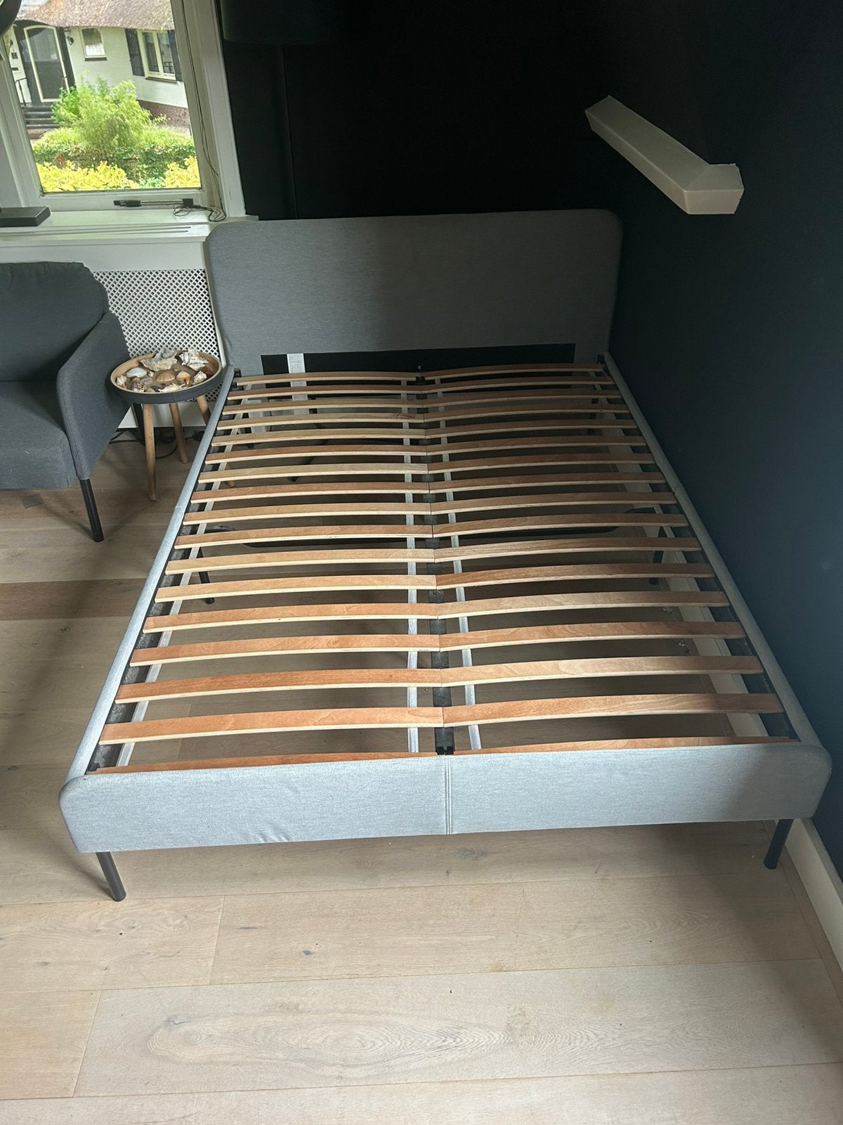 Zo goed als nieuw grijs 2 persoons bed, Ophalen, Tweepersoons, Zo goed als nieuw, Grijs