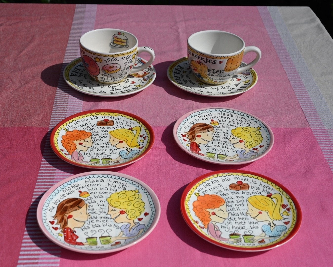 Blond Amsterdam 2 theekoppen met schotel en 4 dessertborden, Ophalen, Gebruikt, Aardewerk, Kop(pen) en/of Schotel(s)