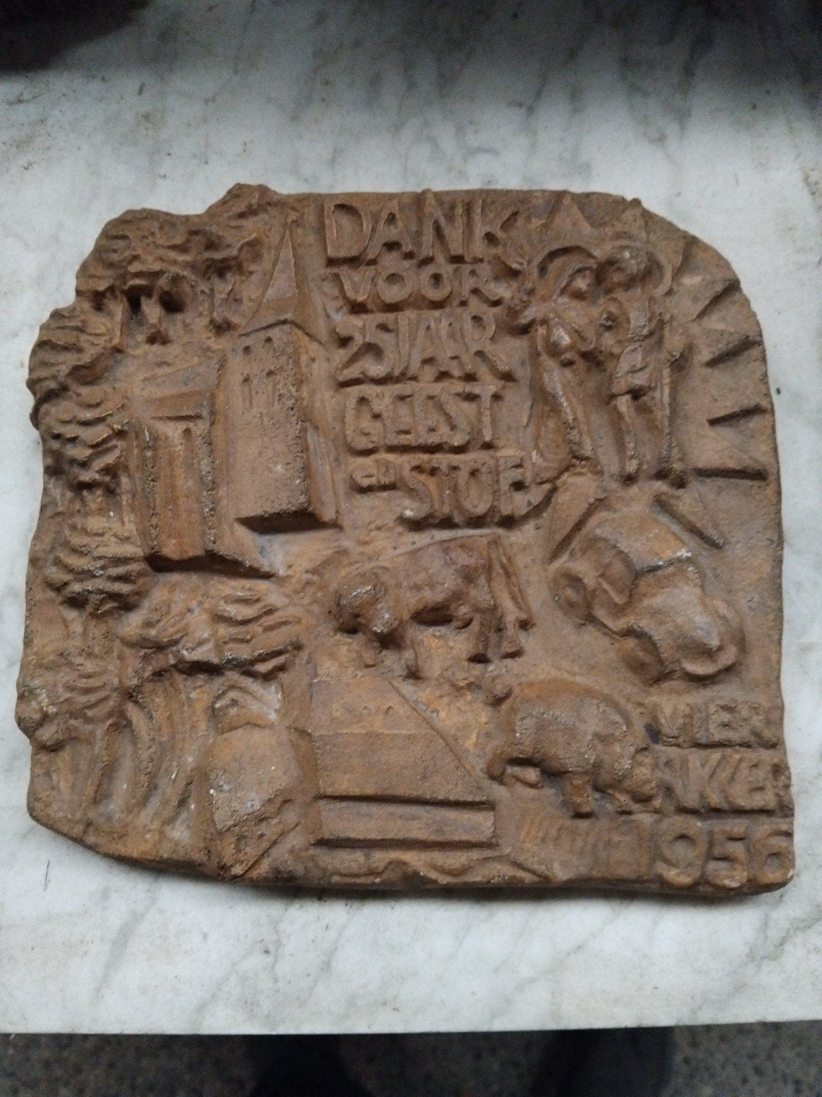 Vierakker 1956 steengoed plaquette, Ophalen of Verzenden