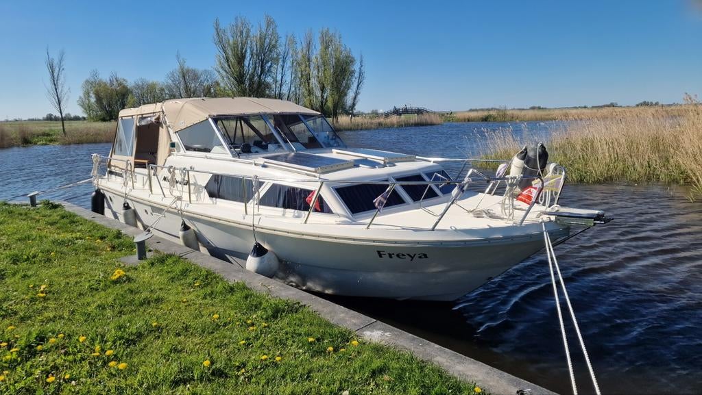 Nidelv 28 - Snelvarende Motorboot in Uitstekende Staat, 9 m, Gebruikt, 80 cm, Polyester