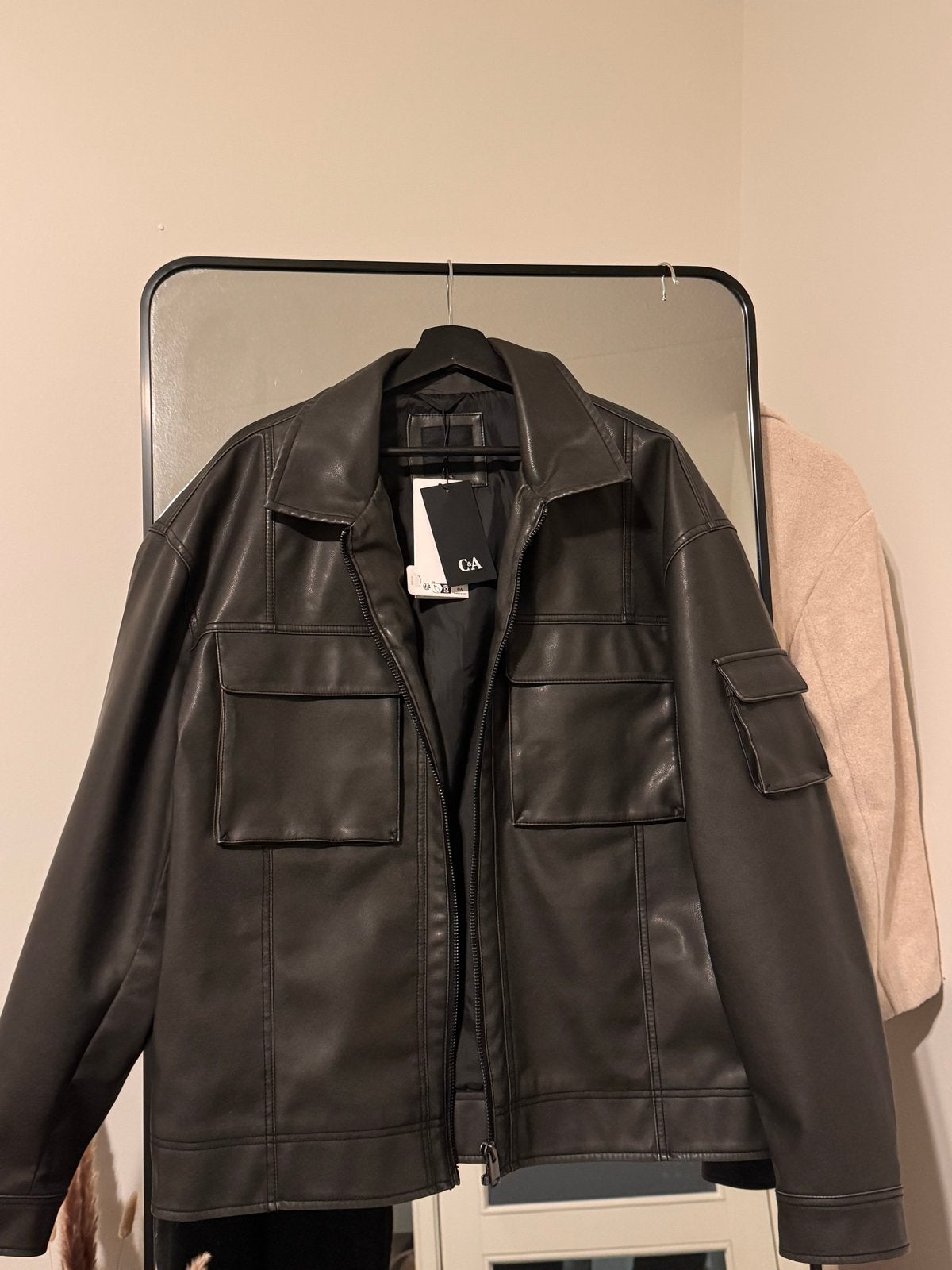 C&A Faux Leren Jas Zwart Maat XL - Nieuw met kaartjes, Kleding | Heren, Ophalen of Verzenden, Nieuw, Maat 56/58 (XL), Zwart