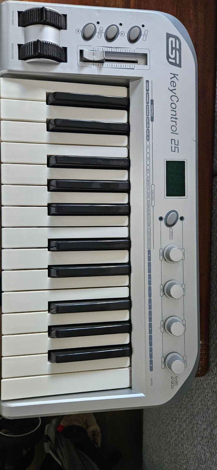 ESI KeyControl 25 MIDI Keyboard Controller - USB kabel, Muziek en Instrumenten, Gebruikt, Midi-aansluiting, Overige aantallen