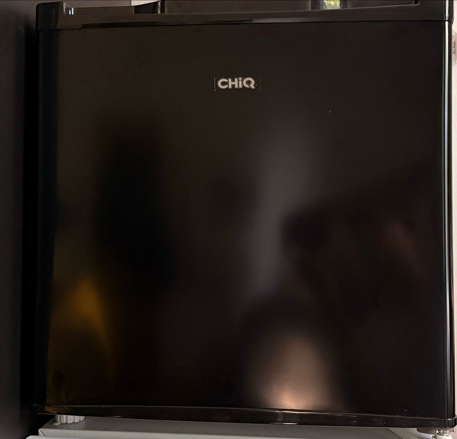 Compacte CHiQ mini koelkast met vriesvak, Witgoed en Apparatuur, Koelkasten en IJskasten, Ophalen, Met vriesvak, Minder dan 45 cm