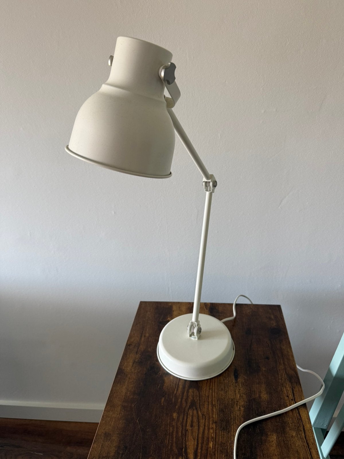 Bureaulamp met usb aansluiting, Ophalen, Bureaulamp, Wit, Zo goed als nieuw
