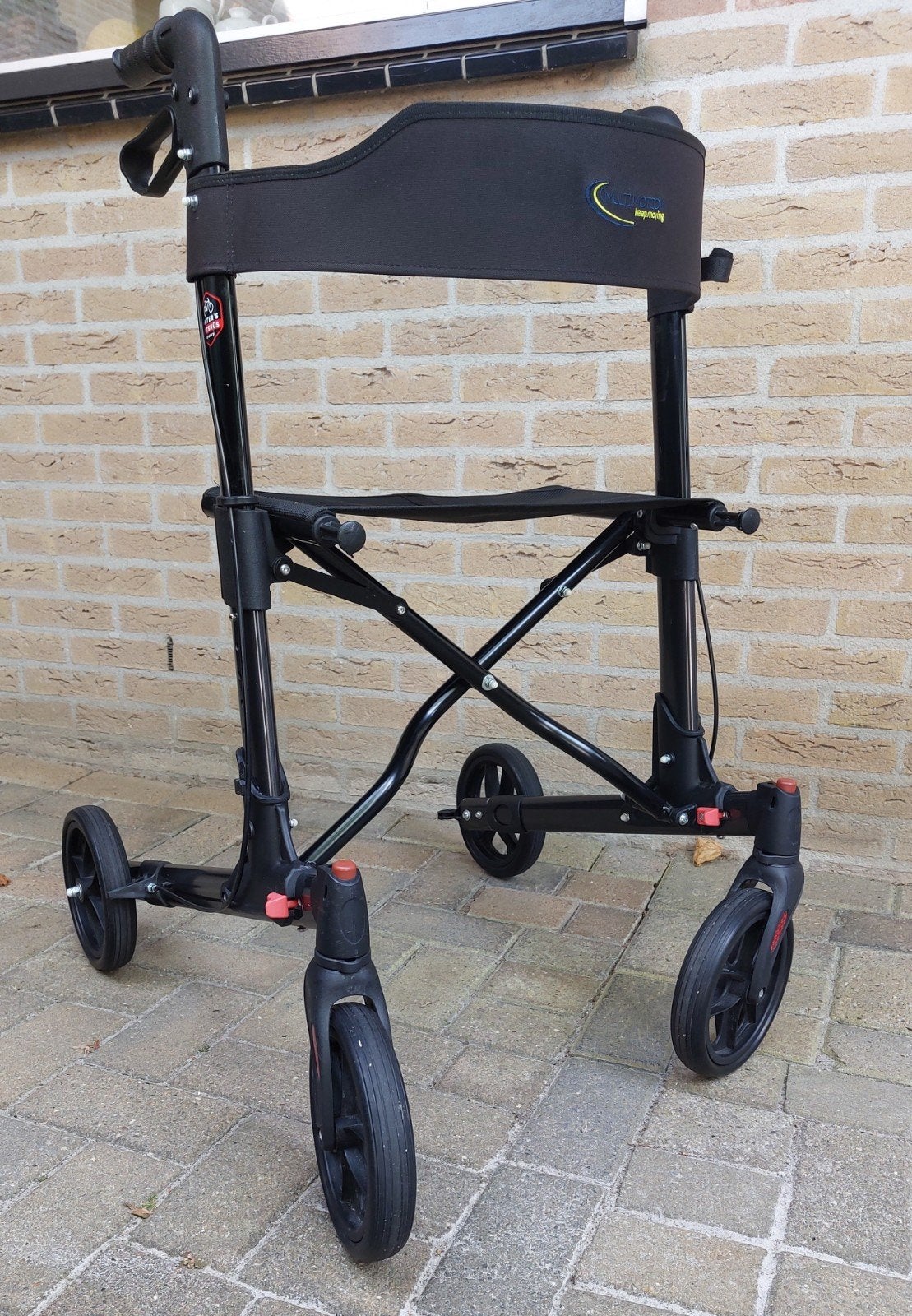 Nette Multimotion rollator lichtgewicht inklapbaar wendbaar, Ophalen, Lichtgewicht, Zo goed als nieuw