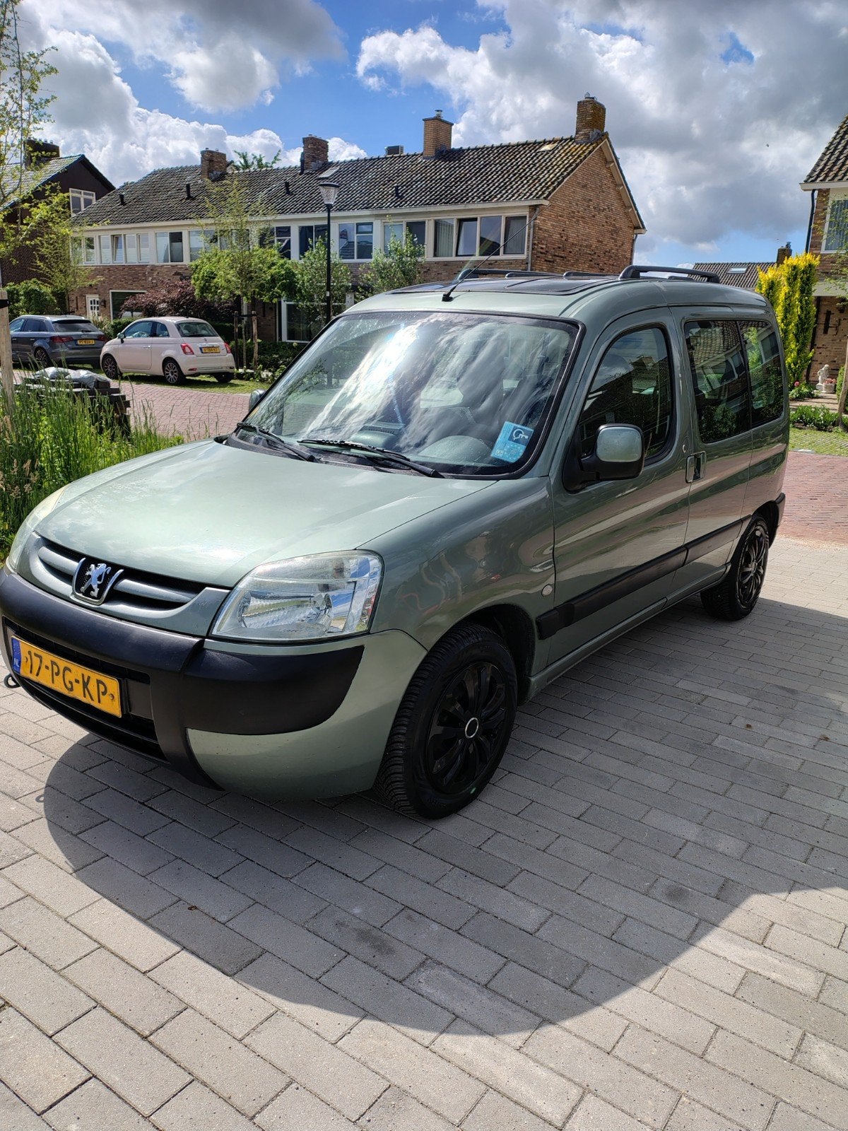 Peugeot Partner 1.6 16V XT Combi 2004 Groen, Auto's, Peugeot, 4 cilinders, 1226 kg, Origineel Nederlands, Handgeschakeld