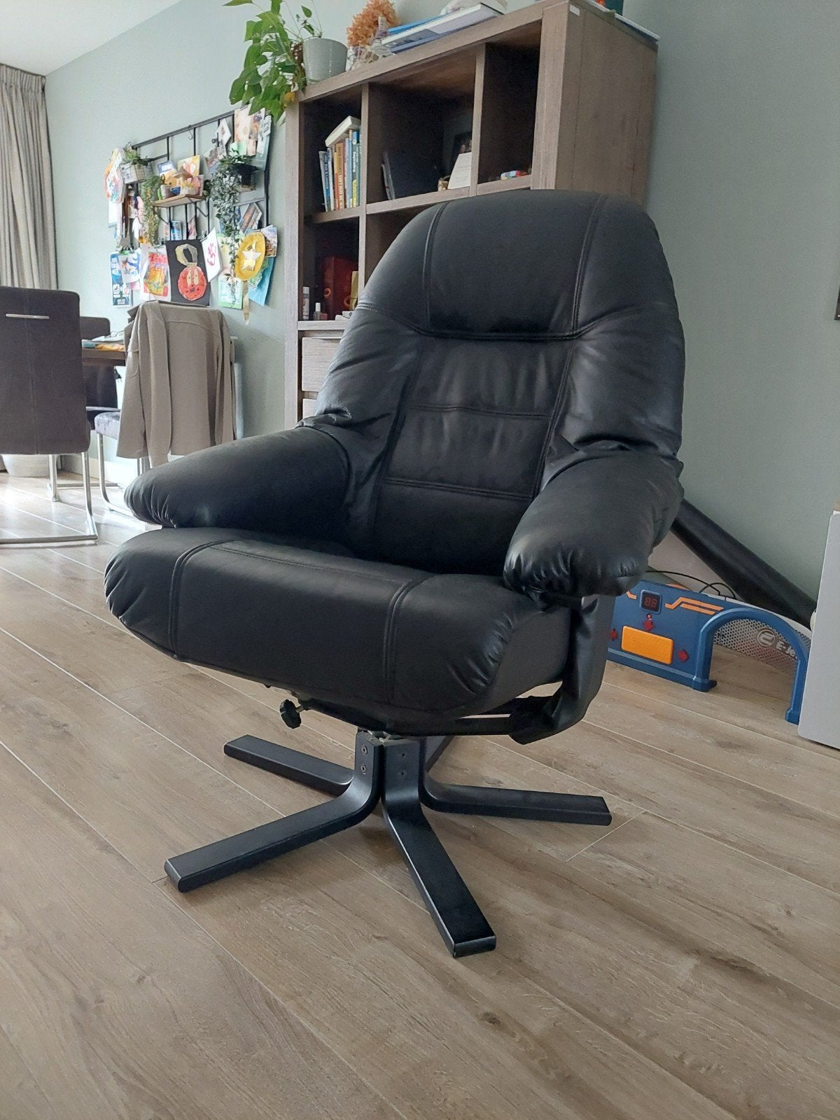 Zwarte leren relaxfauteuil - comfortabel en verstelbaar, Ophalen, Gebruikt, 100 tot 125 cm, Modern, Comfort