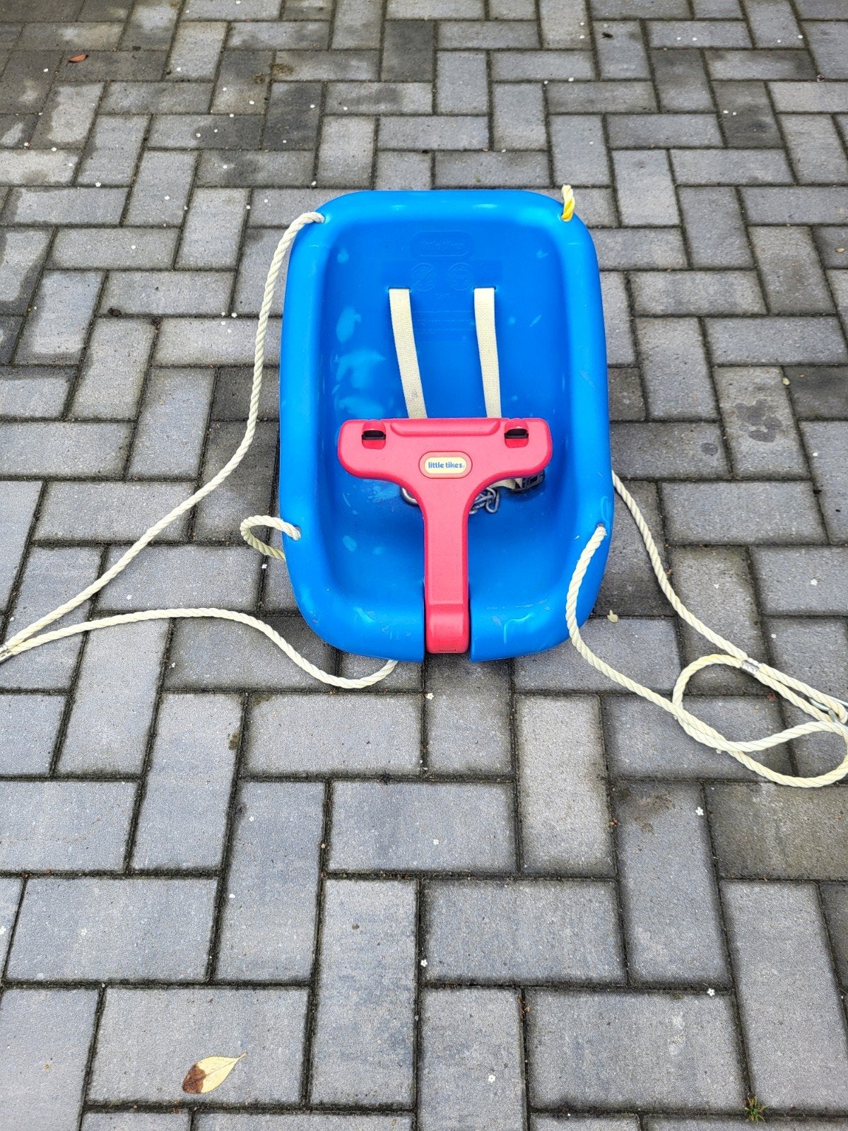 Little Tikes babyschommel - Blauw en rood, Kinderen en Baby's, Speelgoed | Buiten | Speeltoestellen, Ophalen, Gebruikt, Schommel
