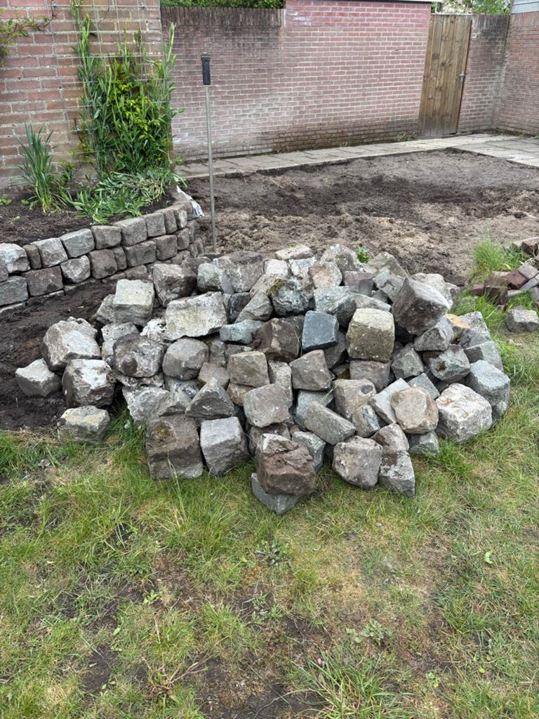 Gratis afhalen Grote kasseien voor tuin of oprit, Ophalen, Gebruikt, Graniet, Kei