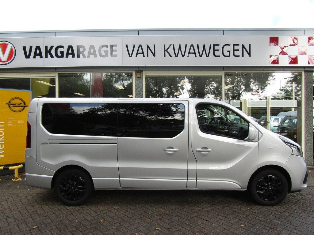 Renault Trafic L2 DUB.CAB.145 PK NAVI /BLUET/ L.M. 5/6 zits, Auto's, Stof, Gebruikt, 2000 kg, Renault