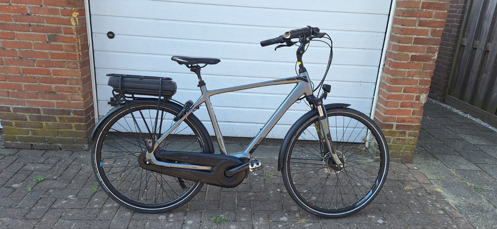 Giant Entour + 56cm met middenmotor, Zo goed als nieuw, 50 km per accu of meer, 55 tot 59 cm, Ophalen