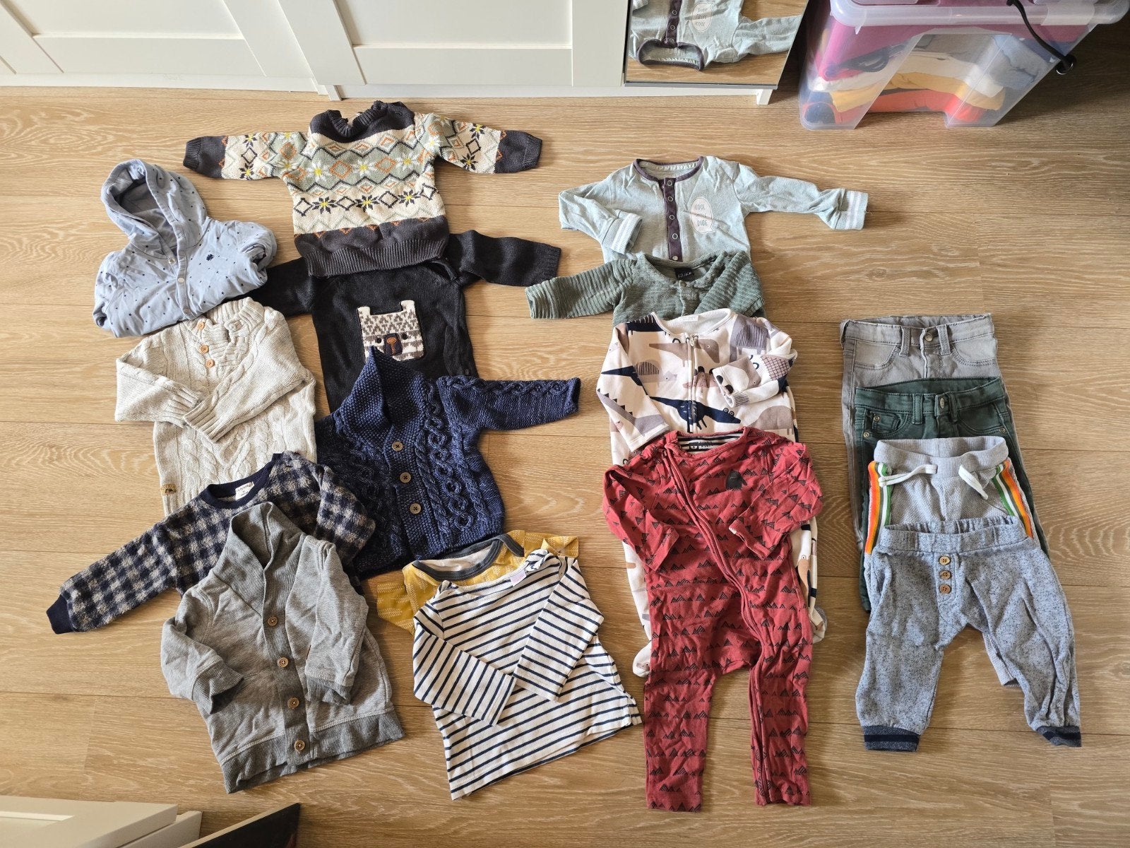 Kledingpakket Baby Jongen: Broeken, Boxpakjes, Truien, Jasje, Ophalen, Zo goed als nieuw, Jongetje
