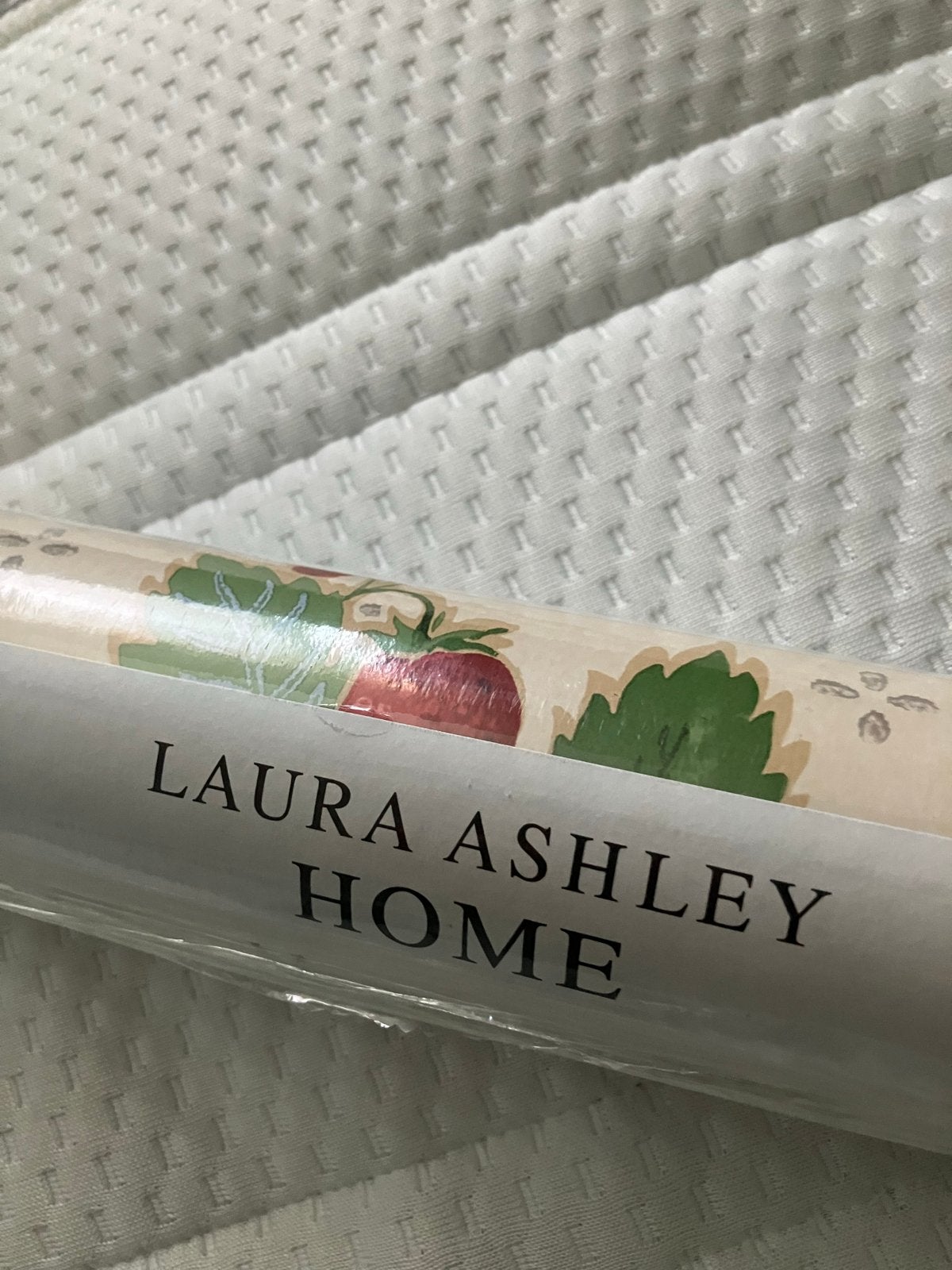 Laura Ashley Home Vinyl Behang - Aardbeienpatroon, Ophalen, Overige patronen, Natuurlijk, Overige merken