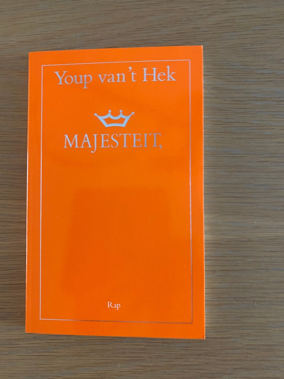 Youp van 't Hek - Majesteit,, Ophalen of Verzenden, Zo goed als nieuw, Youp van 't Hek