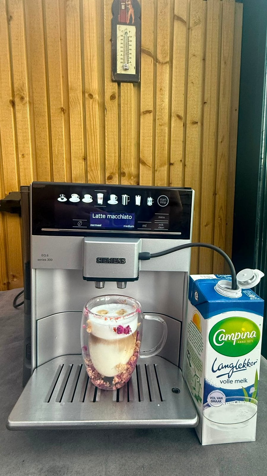 Siemens eq6 S300, Witgoed en Apparatuur, Koffiezetapparaten, Afneembaar waterreservoir, 10 kopjes of meer, Ophalen of Verzenden