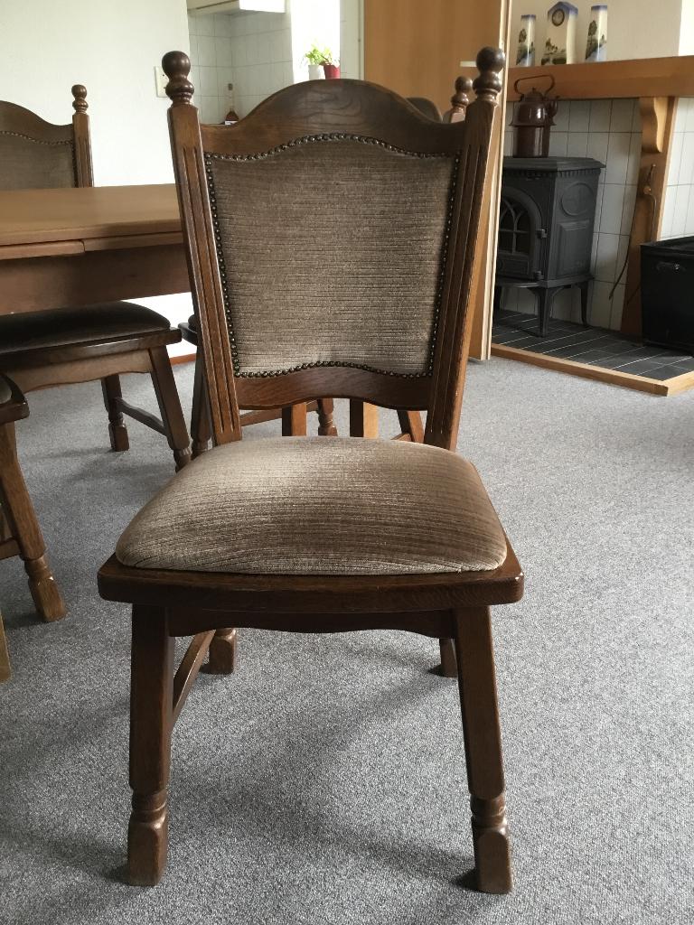Keukenstoelen, Huis en Inrichting, Stoelen, Ophalen, Gebruikt, Bruin, Vier