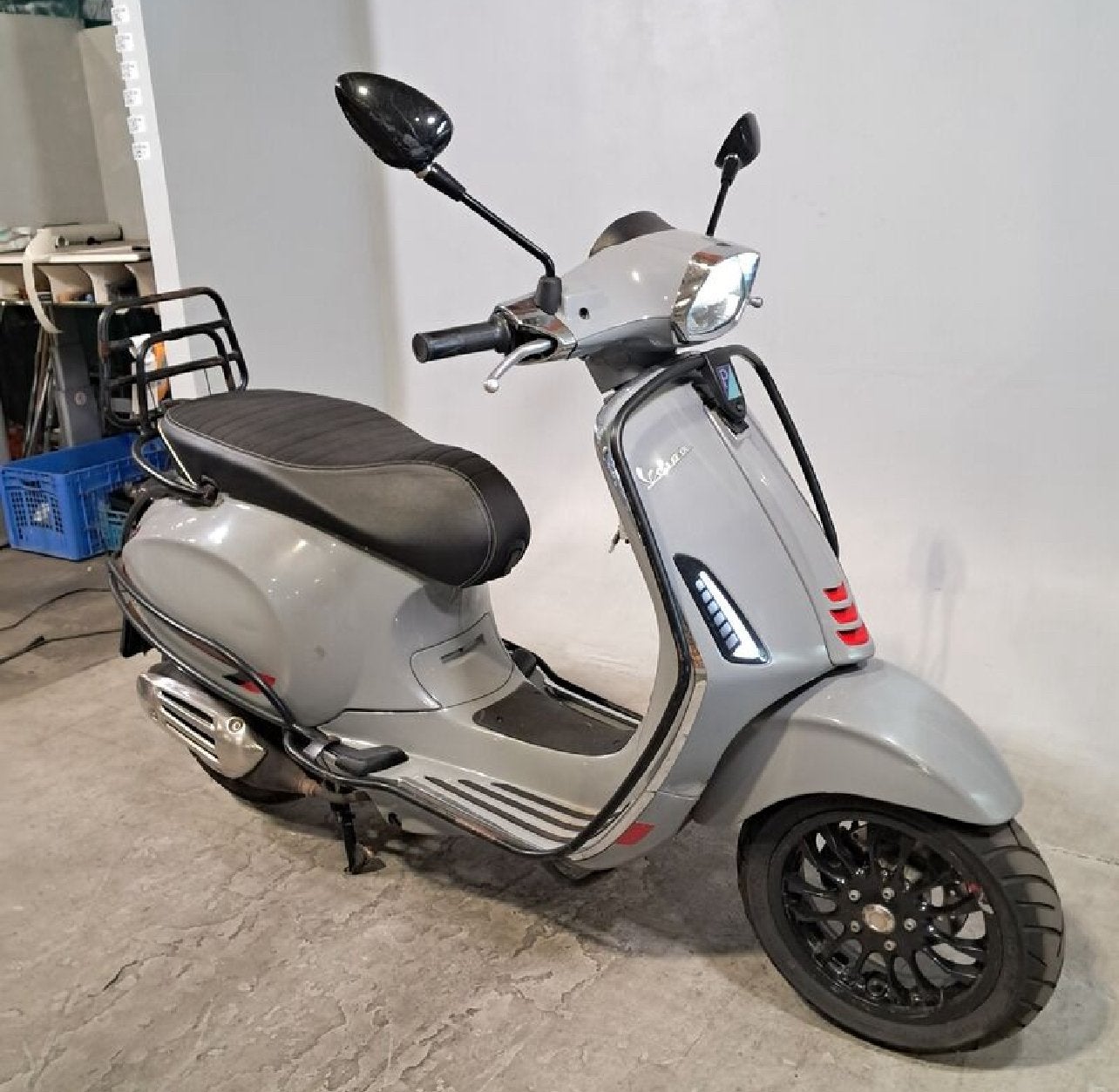 Vespa sprint 2020 Nardo grey, Fietsen en Brommers, Gebruikt, Vespa S, Ophalen of Verzenden, Benzine