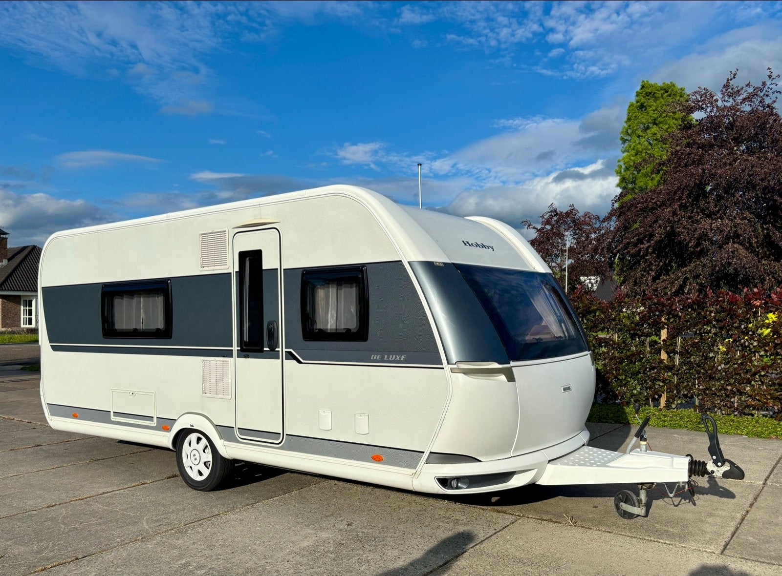 Hobby De Luxe 495 WFB (2020) | Truma Combi | Zonnepaneel, Caravans en Kamperen, Caravans, Rondzit, Hobby, 7 tot 8 meter, Particulier