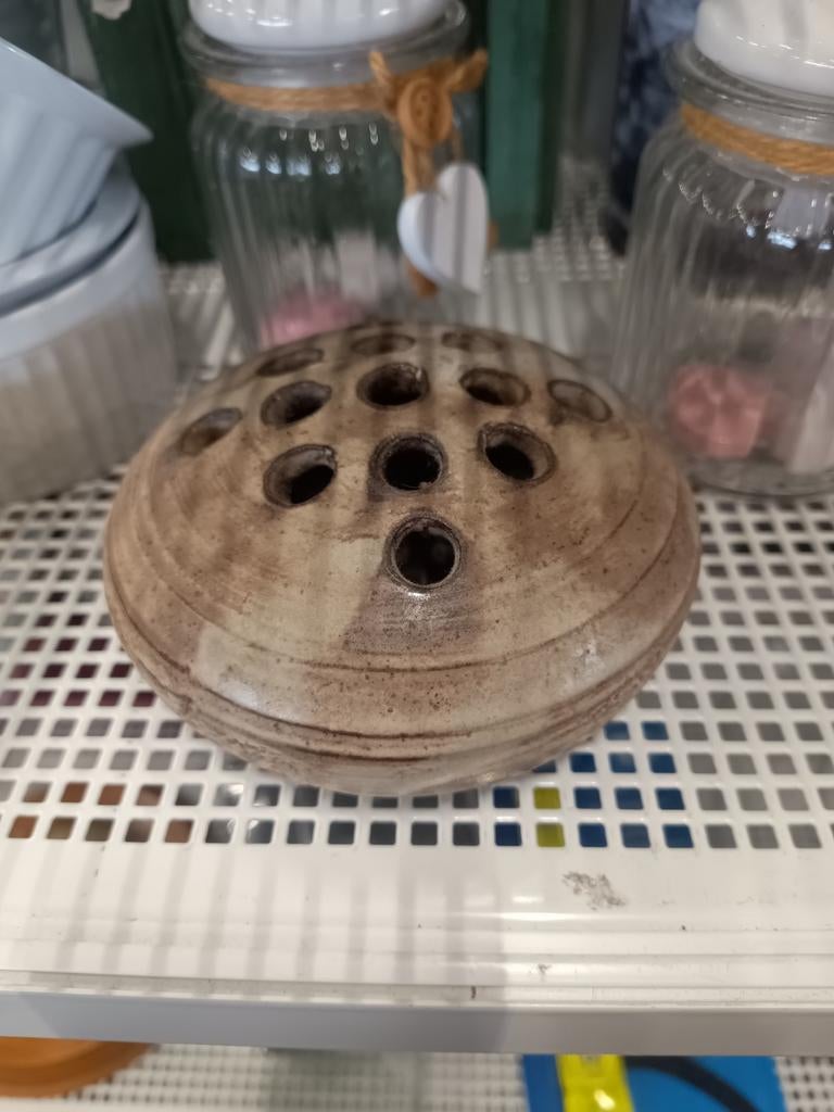 Vintage aardewerk bloemenhouder / kikker, Gebruikt, Overige kleuren, Aardewerk of Porselein, Ophalen of Verzenden