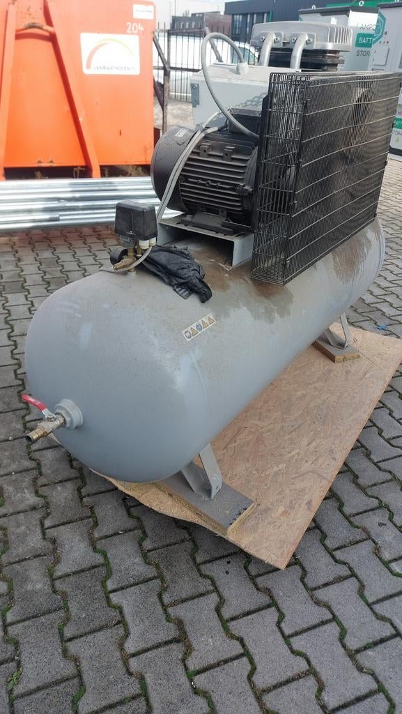 Zware nette Creemers compressor, Doe-het-zelf en Verbouw, Compressors, Gebruikt, 10 bar of meer, 100 liter of meer, 400 tot 800 liter/min
