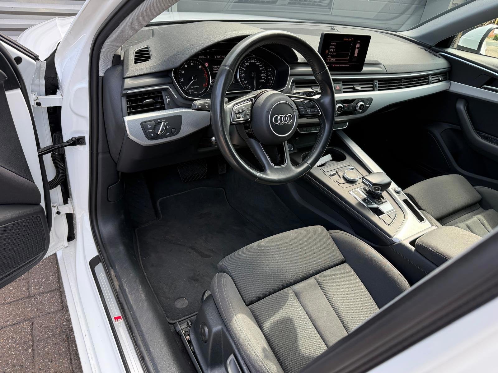 Audi A4 Avant 2.0 TFSI g-tron Design S-line Trekhaak | Adapt, Stof, Gebruikt, 4 cilinders, A4