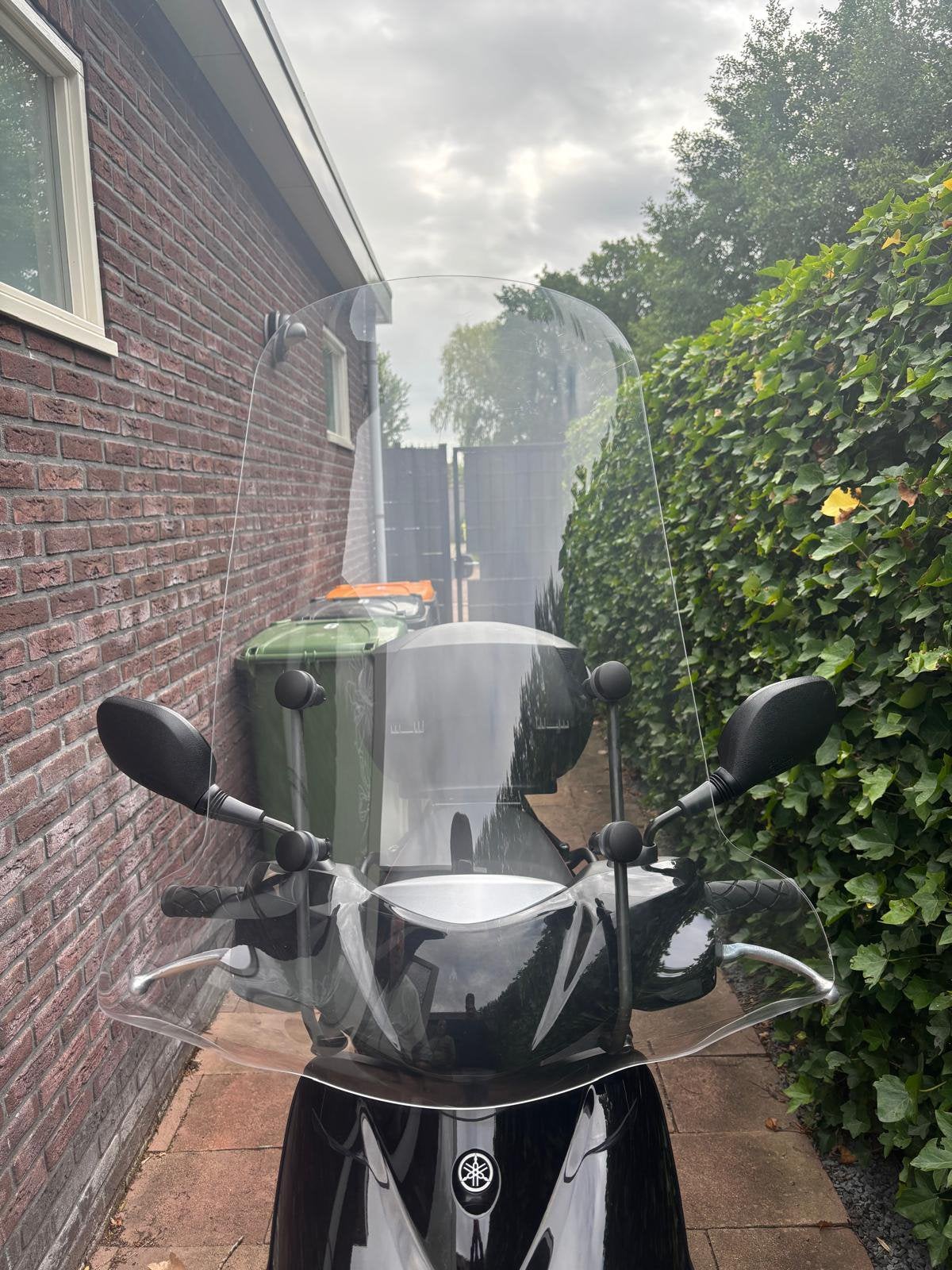 Nette Orgineel hoogwindscherm voor yamaha neos, Fietsen en Brommers, Snorfietsen en Snorscooters, Ophalen, Zo goed als nieuw, Benzine