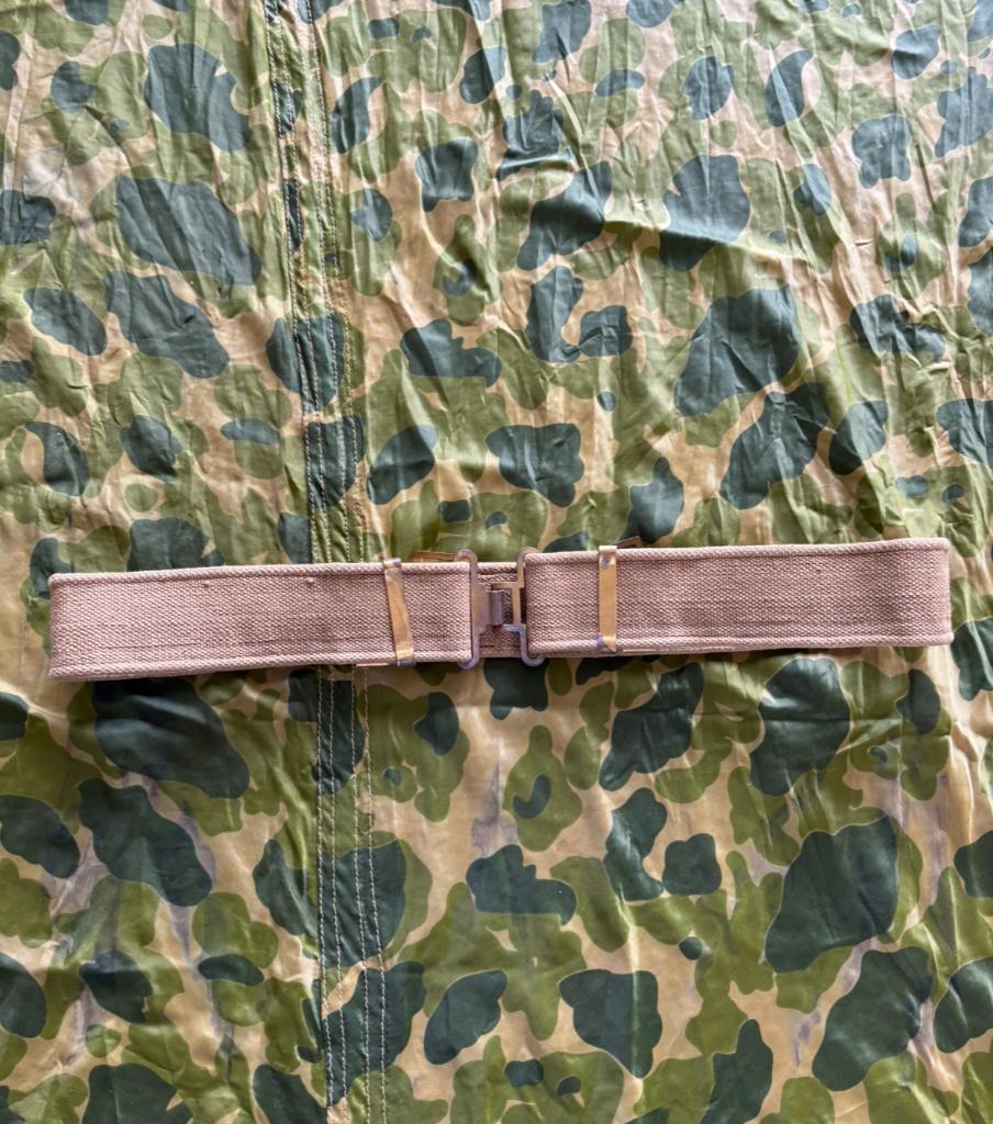 Tweede wereldoorlog Britse P37 pistol belt 1944 (1), Verzamelen, Ophalen of Verzenden, Landmacht, Engeland, Overige typen
