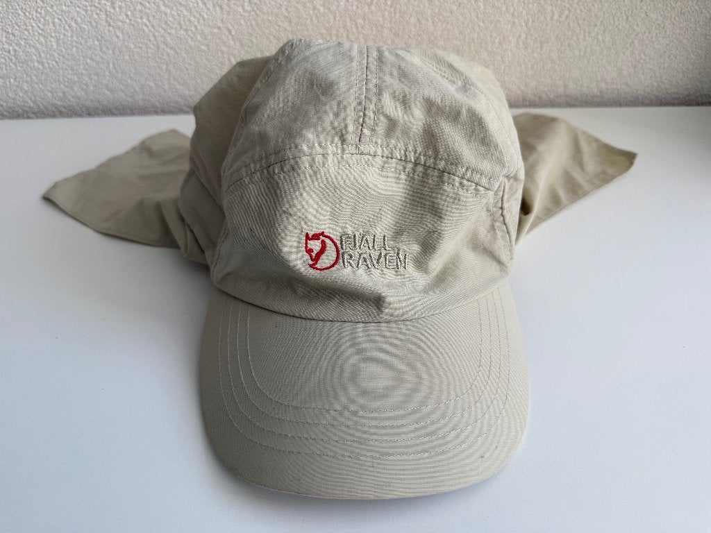 Fjällraven pet met afneembare nekbescherming (L, khaki), Ophalen of Verzenden, Gebruikt, Kleding