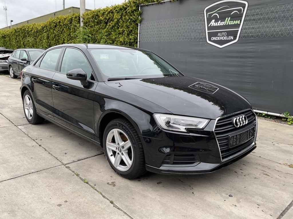 Bumper Voor Audi A3 Limousine (8VS/8VM) 2017 8V5807065QGRU, Gebruikt, Auto-Union-Straße  1, Ingolstadt 85057, , Duitsland, Info@audi.de