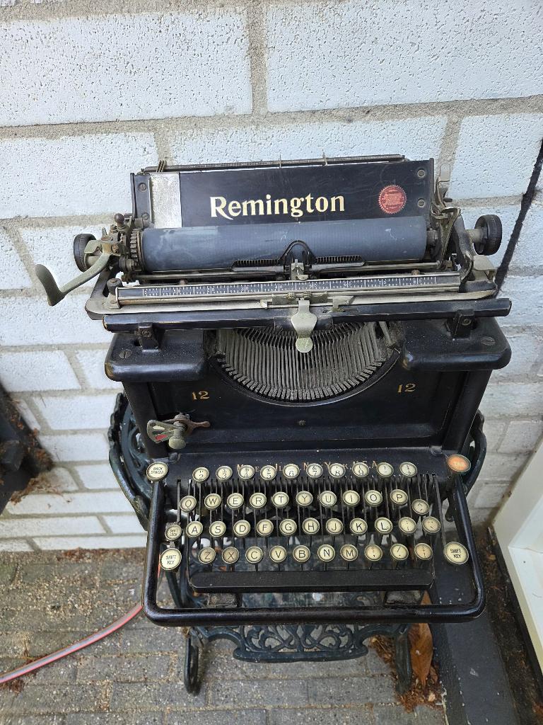 Antieke Remington typemachine, Ophalen, Gebruikt