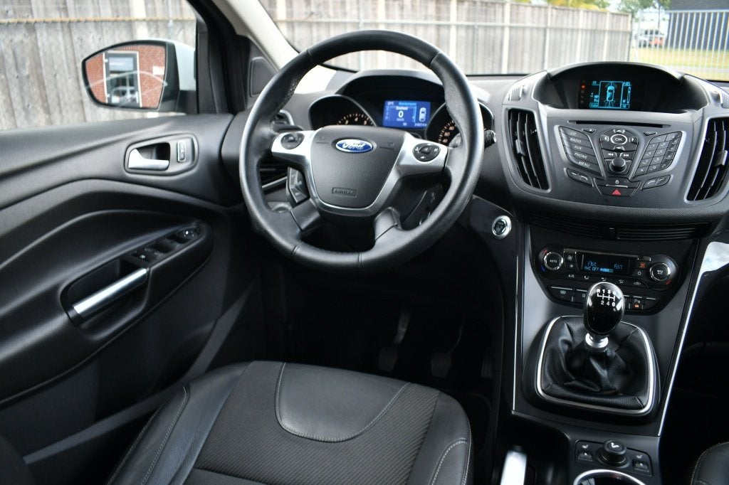 Ford Kuga 1.6 Titanium 150PK Dealer.Onderhouden Trekhaak, Auto's, 15 km/l, Gebruikt, 4 cilinders, Leder en Stof