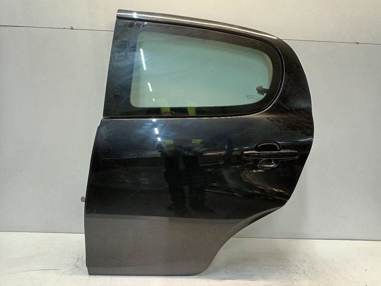 Portier links achter Peugeot 108, Auto-onderdelen, Onderdelen@venauto.nl, Van der Ven Autorecycling B.V., Gebruikt, Ettenseweg 76, 4706 PB Roosendaal, The Netherlands